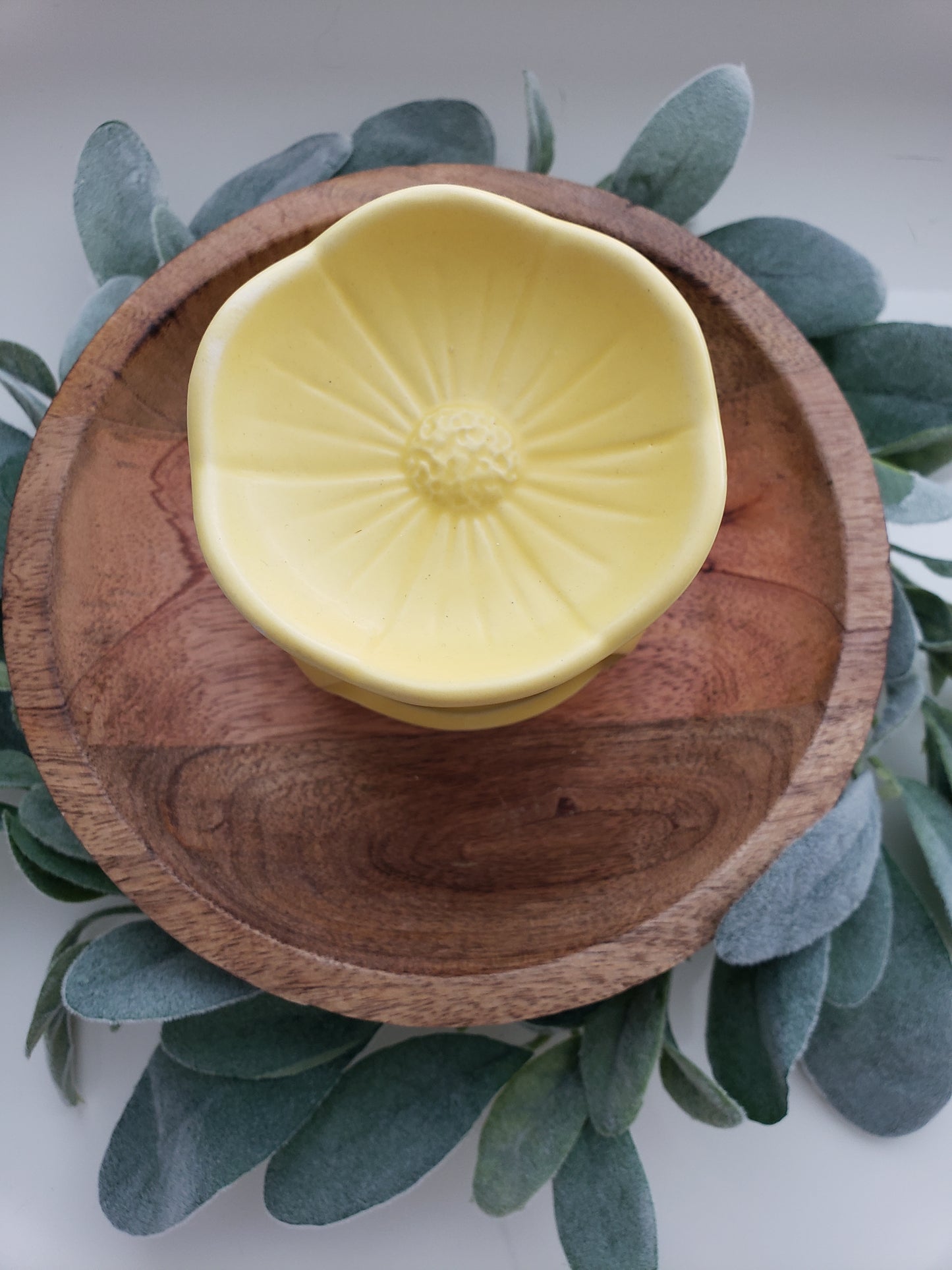 YELLOW BEE TEA LIGHT WARMER