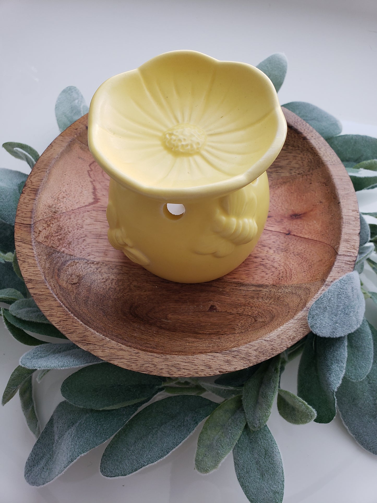 YELLOW BEE TEA LIGHT WARMER