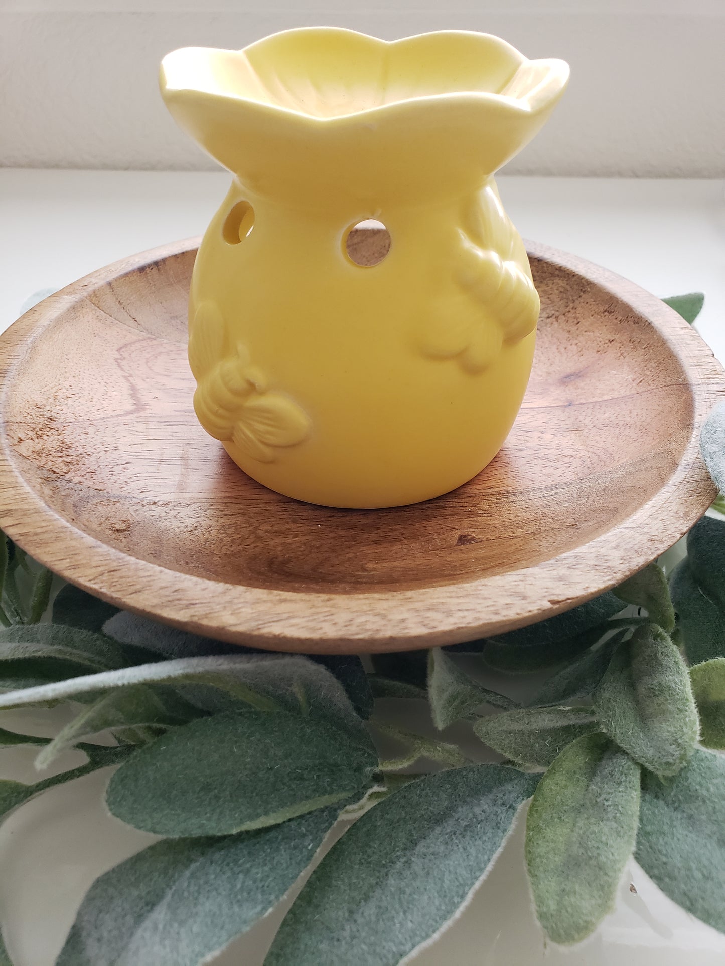 YELLOW BEE TEA LIGHT WARMER